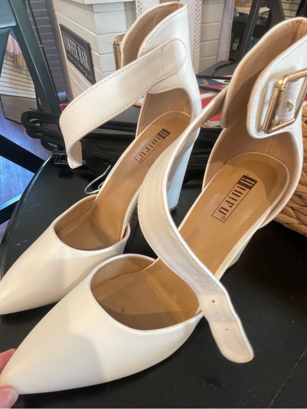 IDIFU White Pointed Toe Ankle Strap Stiletto Heelsy